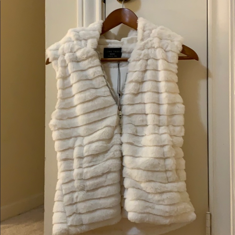 Brand new hoodie fur vest!